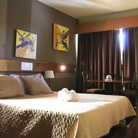 Meia Lua Hotell