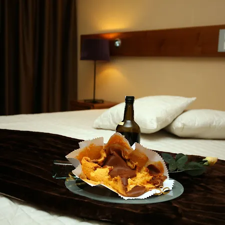 Hotel Meia Lua 3*