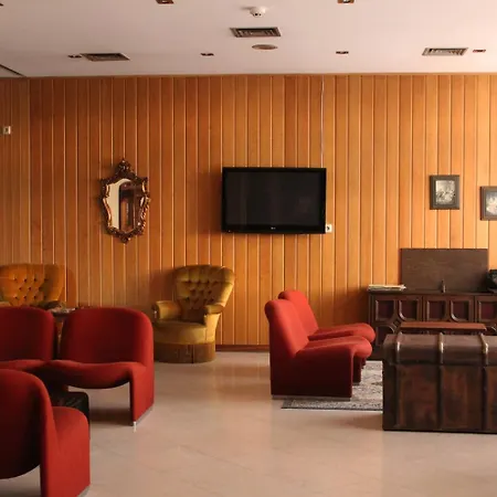 Meia Lua Hotel 3*
