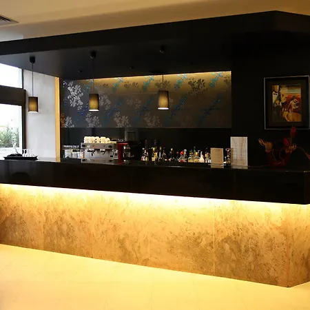 Meia Lua Hotel 3*