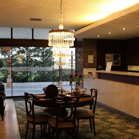 Hotel Meia Lua 3*